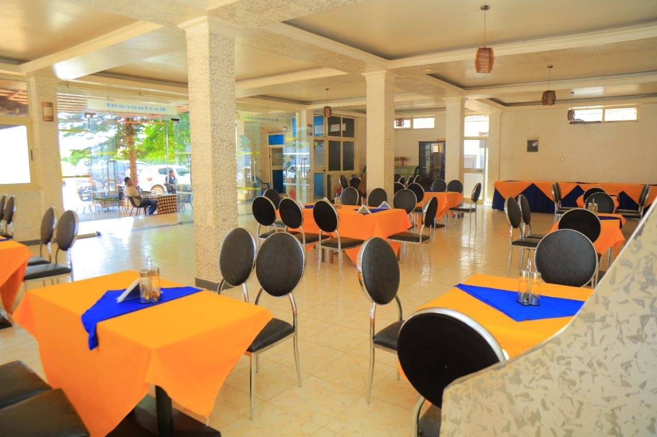 Cafe Tables